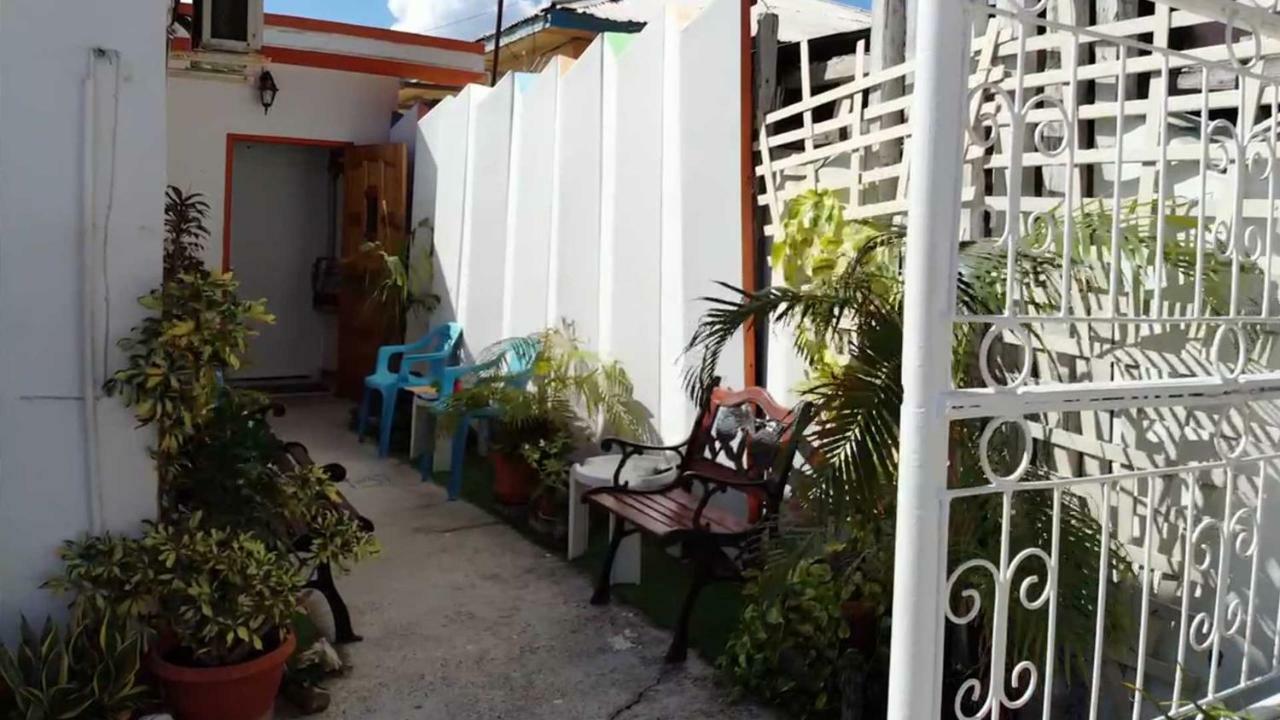 Hostel Room Aruba Oranjestad Eksteriør billede